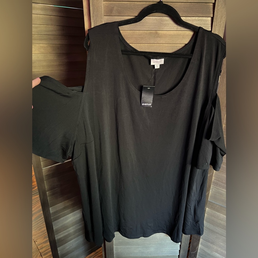 Avenue Cold shoulder top